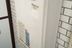 ９階建てマンションで給湯器交換を行いました